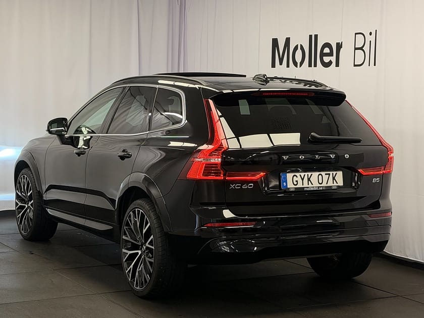 Bild 4 av Volvo XC60 B5 Momentum 22''/Pano/Keyless/B-kamera