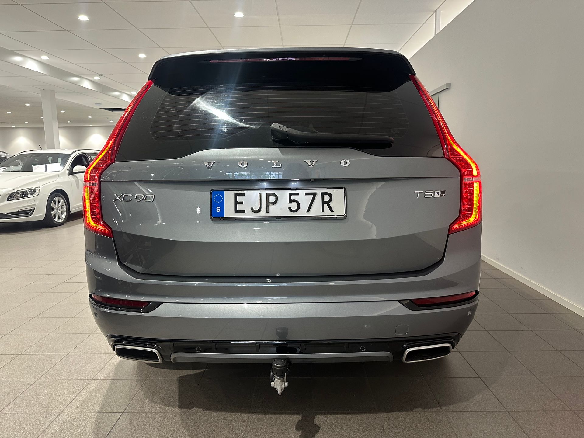 Volvo XC90 T5 AWD R-Design 7-säten 2019, photo 7/10