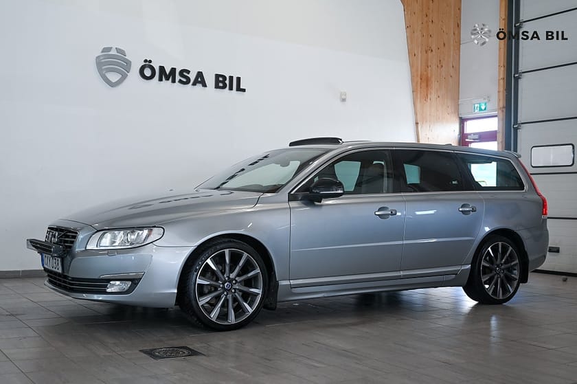Bild 1 av Volvo V70 D5 AWD Summum Taklucka BLIS Adapt Farth NYBES 215hk