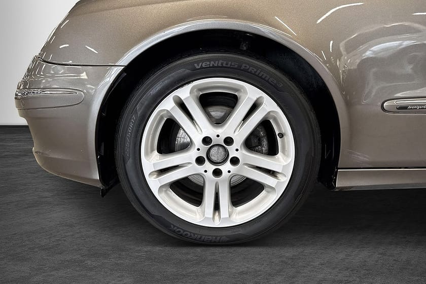 Bild 2 av Mercedes-Benz E 230 7G-Tronic Avantgarde (204hk) Taklucka Automat Pdc