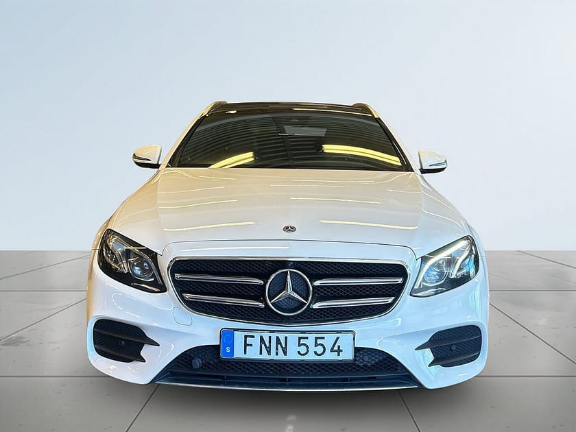 Bild 2 av Mercedes-Benz E 220 T d 4MATIC AMG Line Drag/360/Burmester/MoK/Pano/P-Värm/S&V