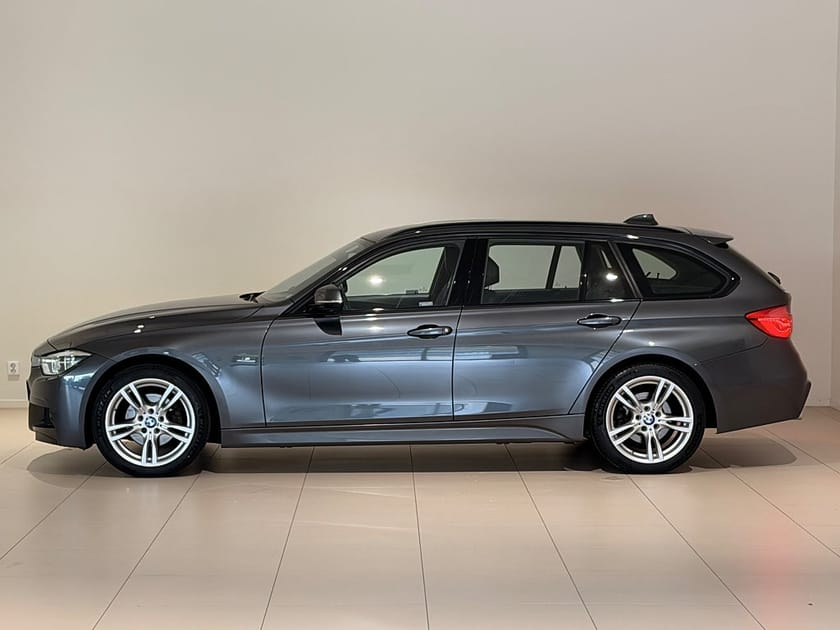 Bild 2 av BMW 320d xDrive Touring xDrive, M-Sport, Drag, Läder, HiFi, Navi Pro, Rattvärme