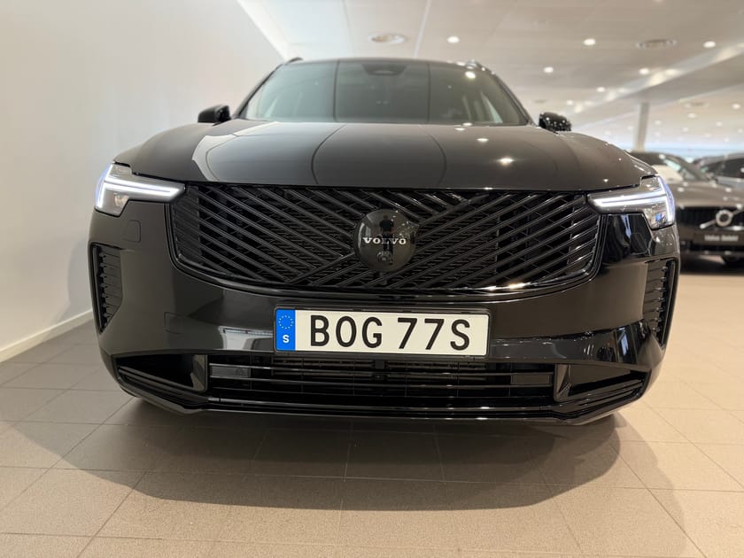 Bild 2 av Volvo XC90 T8 Ultra Black Edition / Dragkrok / Elektriskt säte / Panoramatak / 360 Kamera /