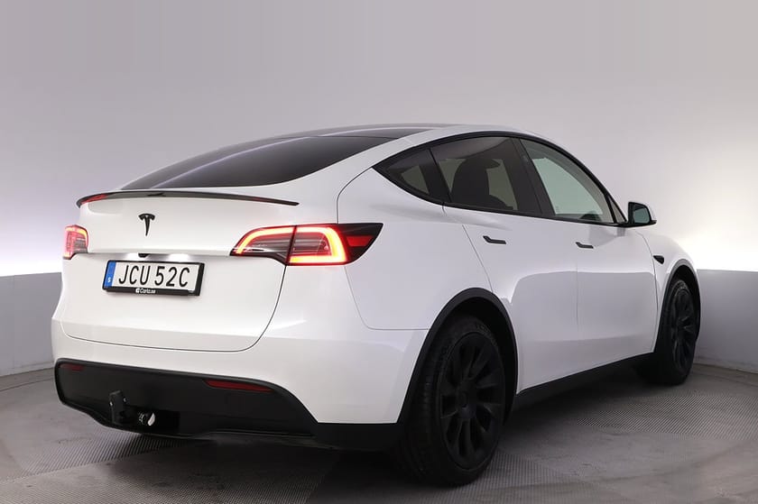 Bild 5 av Tesla Model Y Standard Range RWD Autopilot Panorama Drag
