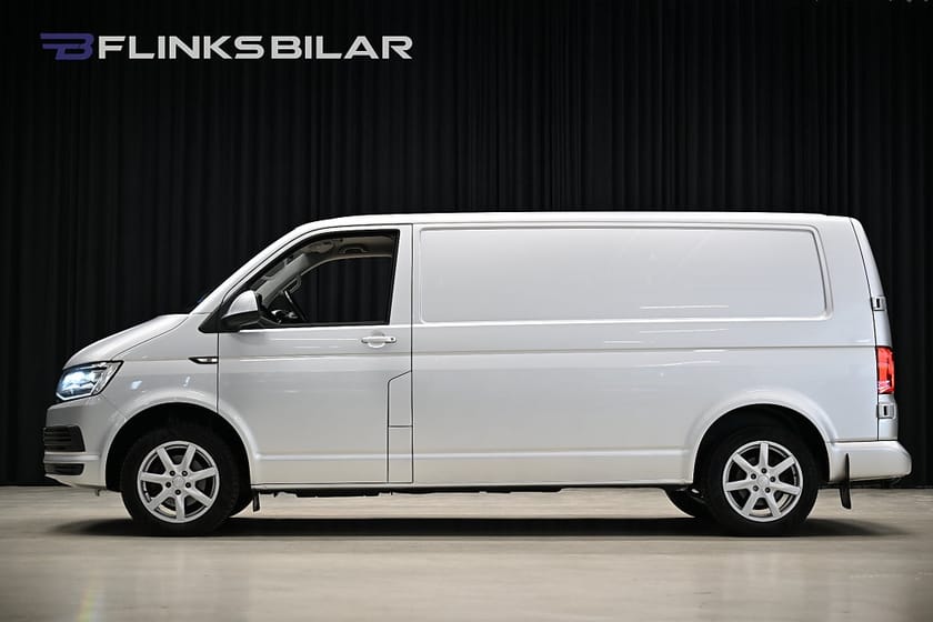 Bild 1 av Volkswagen Transporter 4Motion DSG 150HK L2 Nedlackad|GPS|Inredd|Dubbelglv