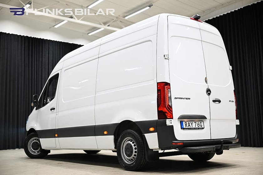 Bild 4 av Mercedes-Benz Sprinter 211 CDI FWD Panel Van Automat|Servicebil|Inredd|LED|Drag|Värmare|Moms