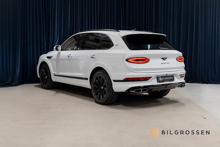 Bild 3 av Bentley Bentayga V8 4.0 First Edition Mulliner Blackline Hermes Orange