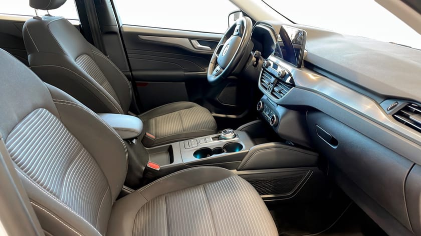 Bild 3 av Ford Kuga Plug-In Hybrid Titanium 2.5 225HK Vinterpaket