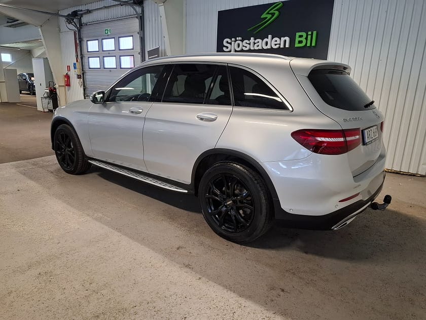 Bild 3 av Mercedes-Benz GLC 250 d 4MATIC 9G-Tronic AMG 204HK Panorama Värmare Drag