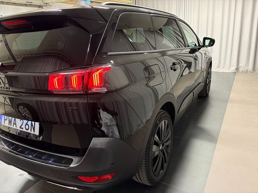 Bild 4 av Peugeot 5008 GT PT 130 AUT8 Black Pack 7-sits Inkl. Drag Vinterhjul