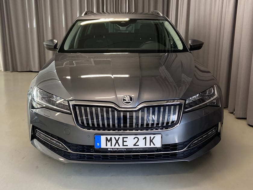 Bild 2 av Škoda Superb iV Kombi Skoda PHEV 218hk L&K Drag Navi Skinn