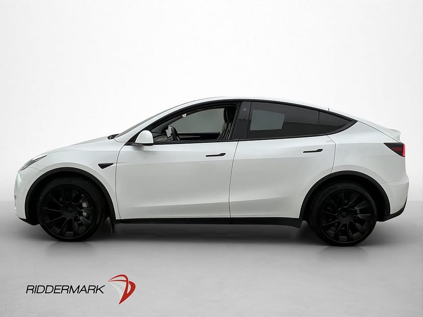 Bild 5 av Tesla Model Y Long Range AWD Pano Drag Kamera Skinn AP Navi