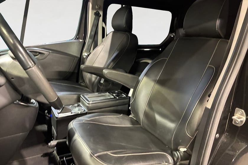 Bild 3 av Renault Trafic Skåpbil 3.0t 2.0 Blue dCi 170 HK AUT DRAG NAVI BACKKAMERA MOMS