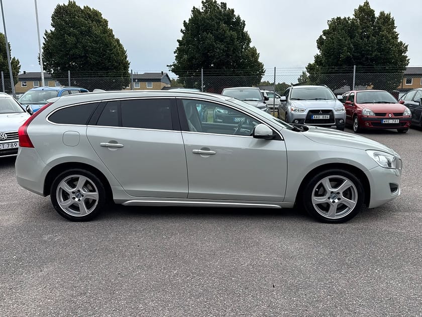 Bild 5 av Volvo V60 1.6 DRIVe 115hk SUMMUM|NYBESS|NYSERV|DRAG|