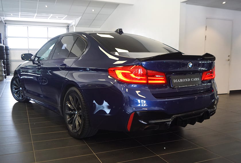 Bild 2 av BMW 540i xDrive Sedan M Sport 360° Kamera Navi Drag