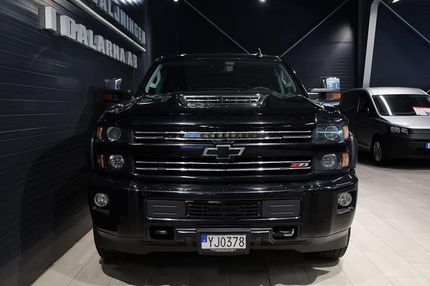 Bild 2 av Chevrolet Silverado 2500 HD Crew Cab 6.6 V8 Duramax 4WD 451hk