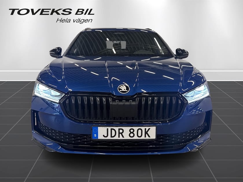 Bild 4 av Škoda Superb iV Kombi SPORTLINE 1,5 TSI 204 HK DSG Drag / Värmare / C
