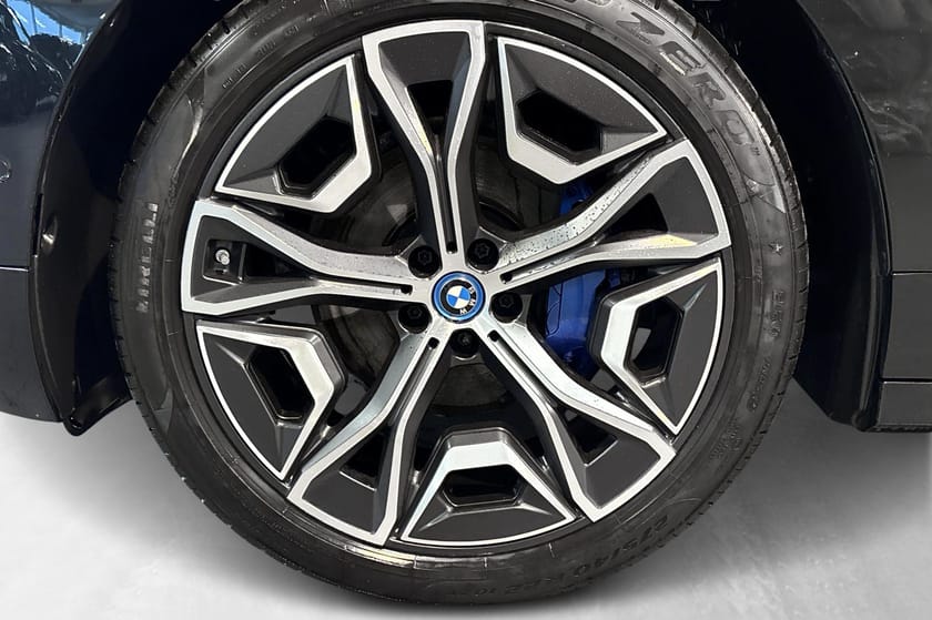 Bilde 5 av BMW iX xDrive40 Fully Charged. HK,Pano,head up, Comfort access