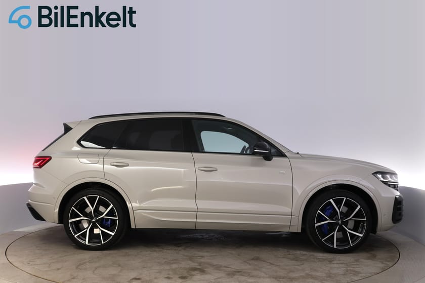 Bild 2 av Volkswagen Touareg R eHybrid Pano HUD Dynaudio Drag Moms