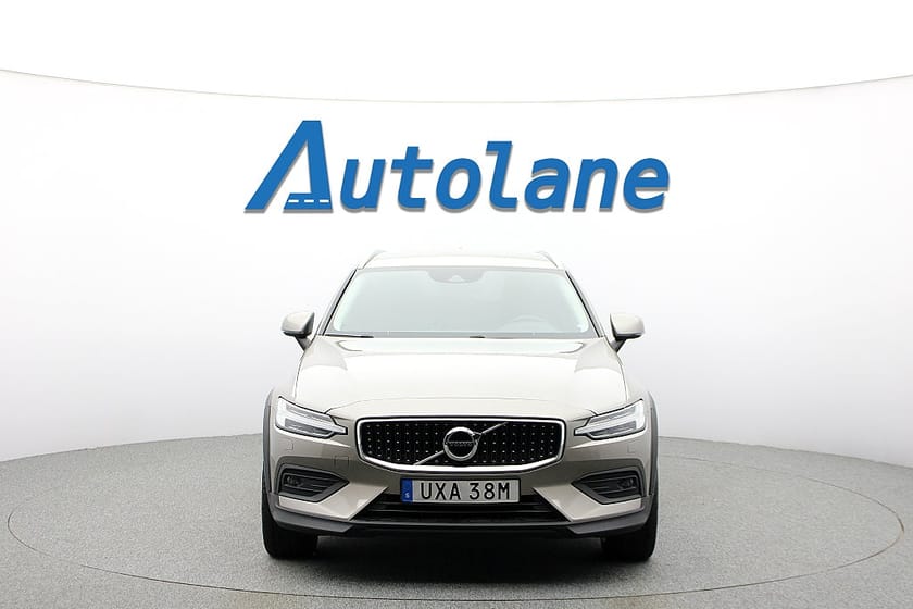 Bild 3 av Volvo V60 Cross Country B4 AWD Skinn, Kamera, VOC, Drag, Minne 197hk