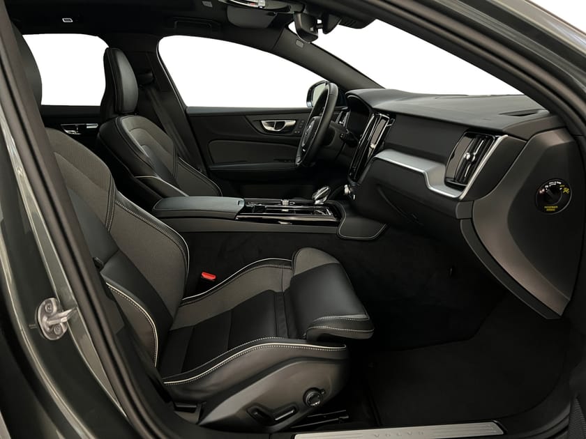 Bild 4 av Volvo V60 T6 Plus Dark Nordic Edition