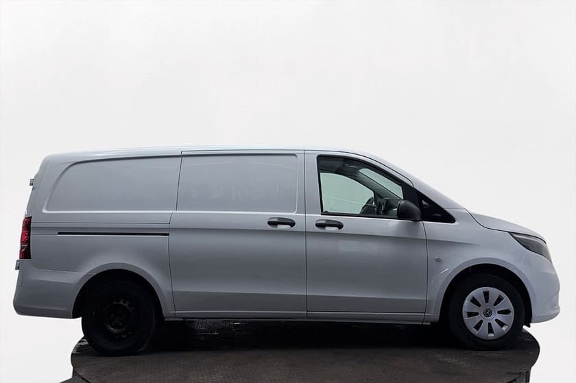 Bild 5 av Mercedes-Benz Vito 110 CDI 2.8t Drag 3-sits Kamera Värmare 102hk