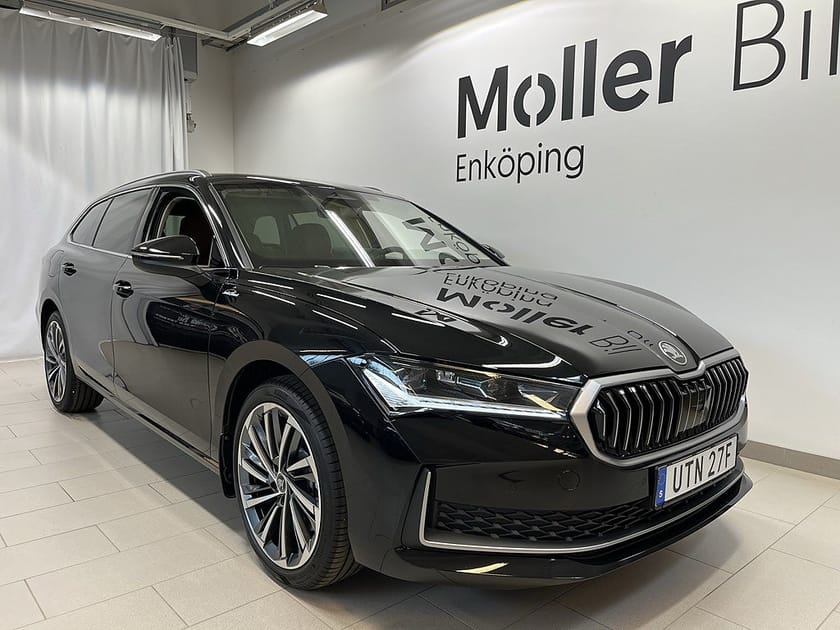 Bild 1 av Škoda Superb iV Kombi Skoda COMBI L&K 1,5 TSI 204hk Dragkrok P-värmare