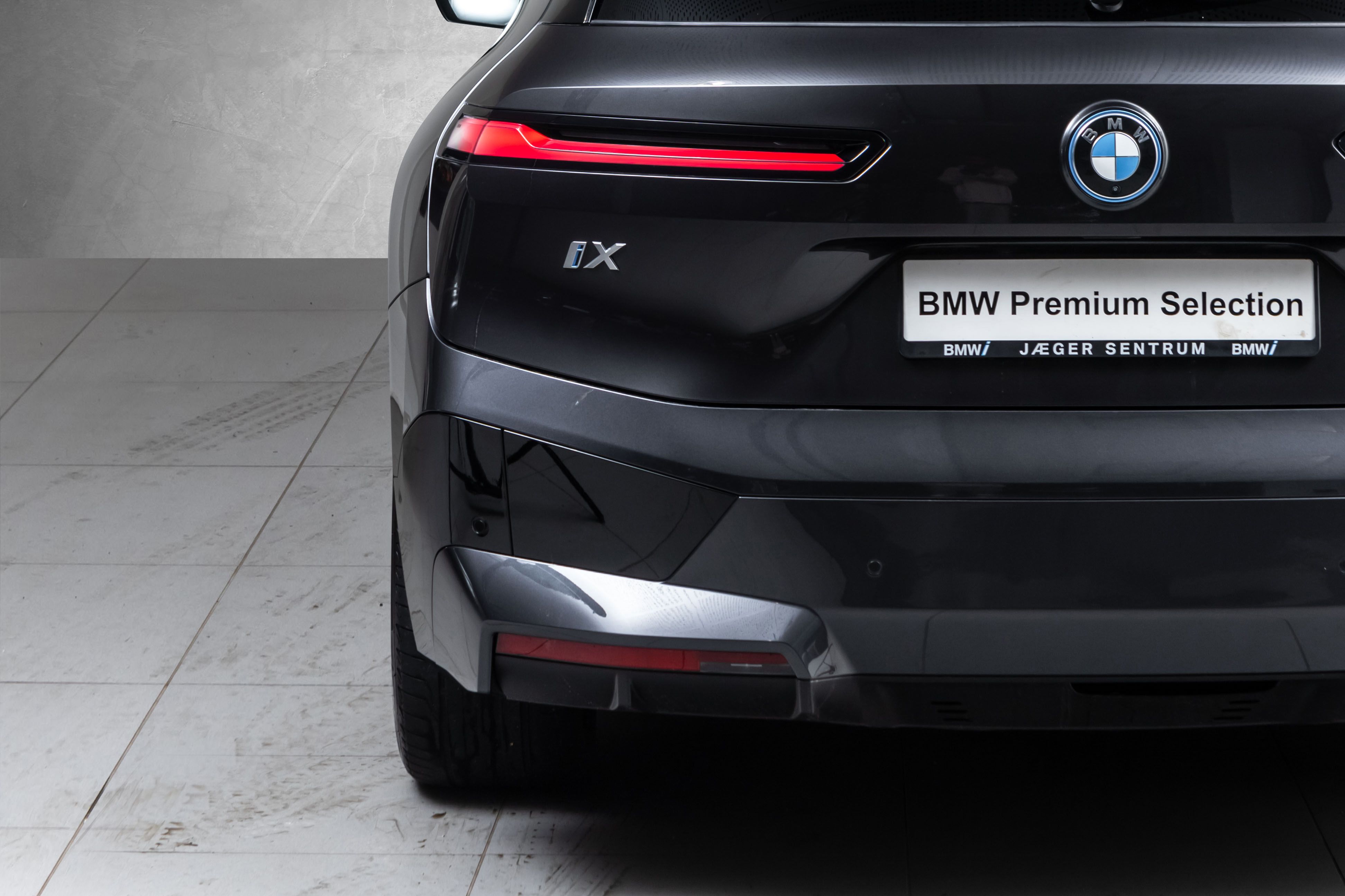 BMW iX xDrive50, 524hp, 2024