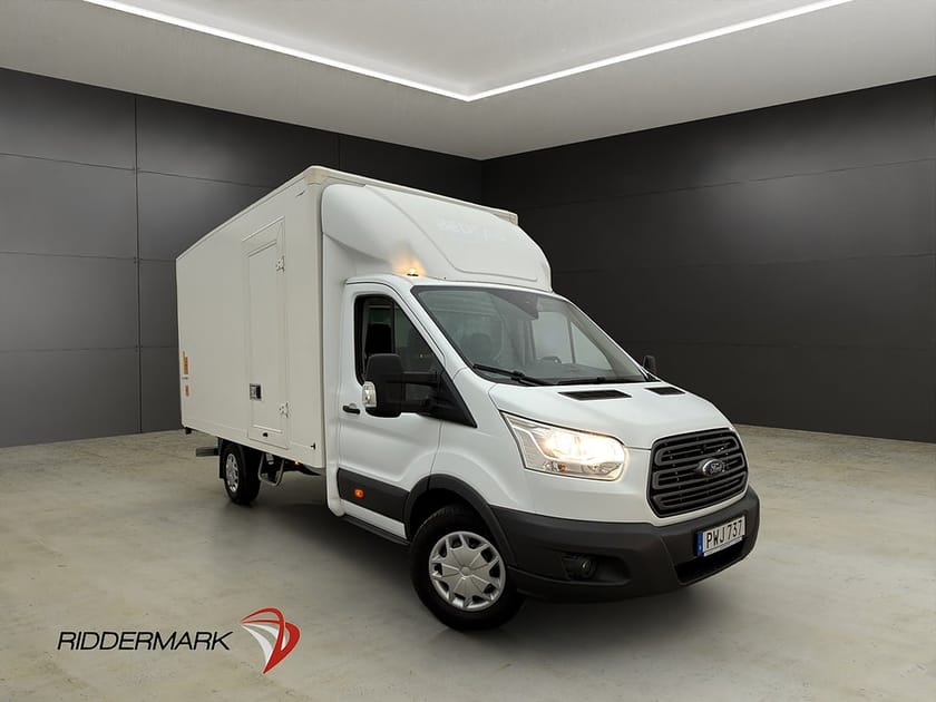 Bild 1 av Ford Transit 350 Chassi Cab AWD 170hk BAKGAVELLYFT Sidodörr Ny-Kamrem Moms