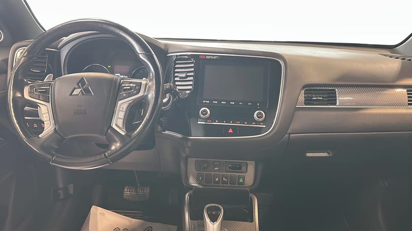 Bild 4 av Mitsubishi Outlander PHEV P-HEV 230HK AWD Plug-in / Business / Dragkrok / V-Hjul