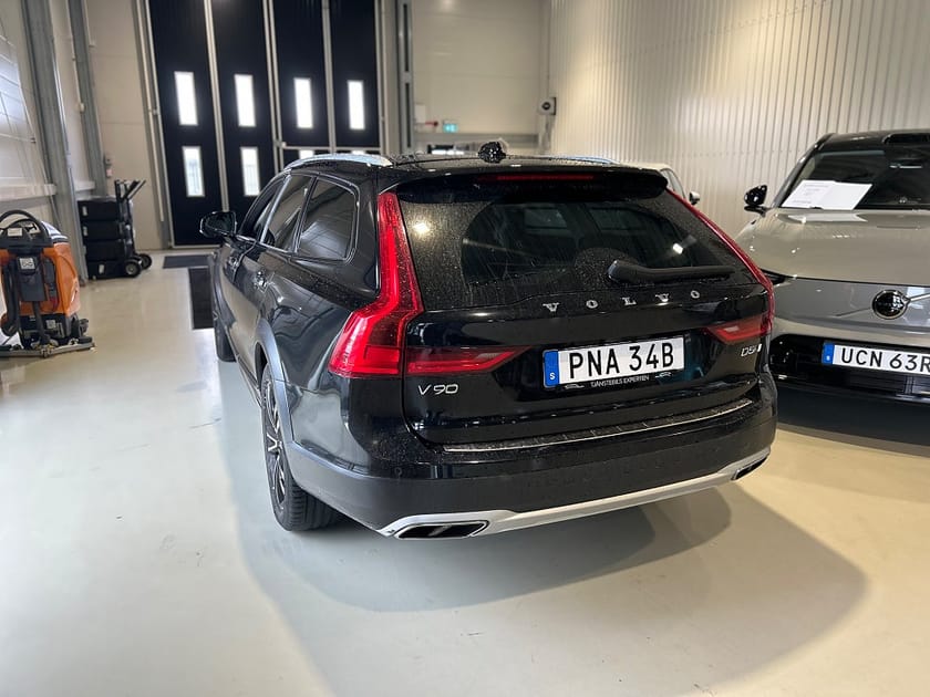 Bild 3 av Volvo V90 Cross Country D5 AWD Geartronic Inscription Pro/Panorama /HUD/HK/Drag