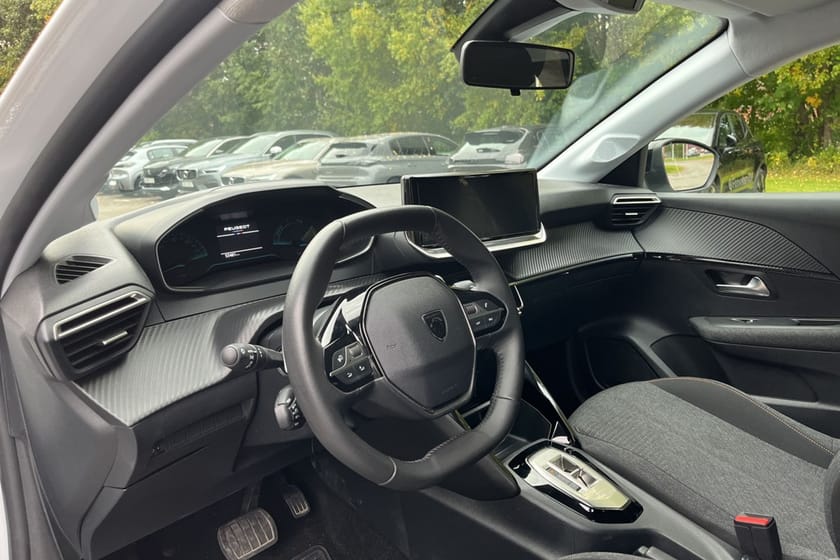 Bild 5 av Peugeot 208 HYBRID 100