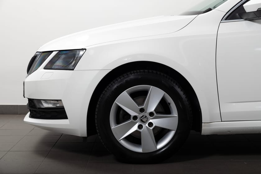 Bild 4 av Škoda Octavia Kombi 1.0 TSI DSG Sekventiell 115hk Drag/Pvärmare/Carplay
