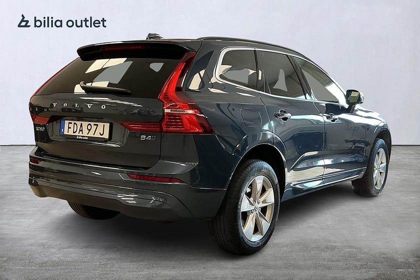 Bild 4 av Volvo XC60 B4 AWD Momentum Advanced Edition II Drag B-kam GOOGLE