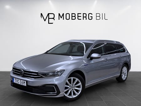 Volkswagen Passat Sportscombi GTE SC 218hk Executive Navi Drag B-Kamera