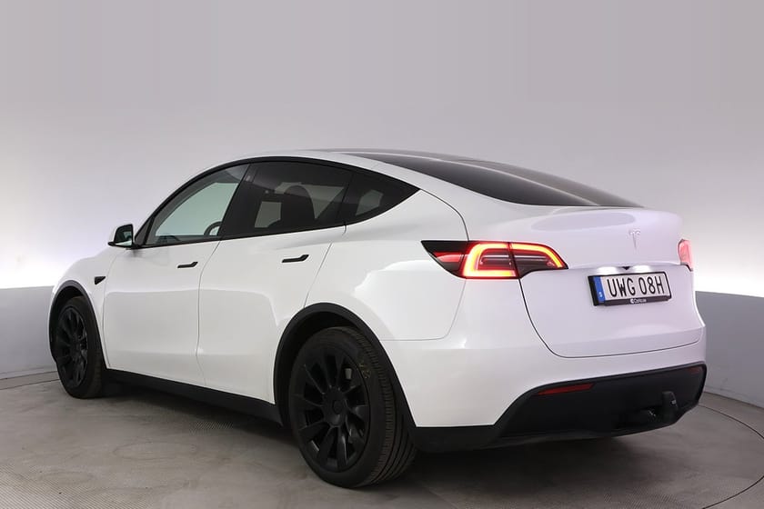 Bild 4 av Tesla Model Y Standard Range RWD Autopilot Pano Drag