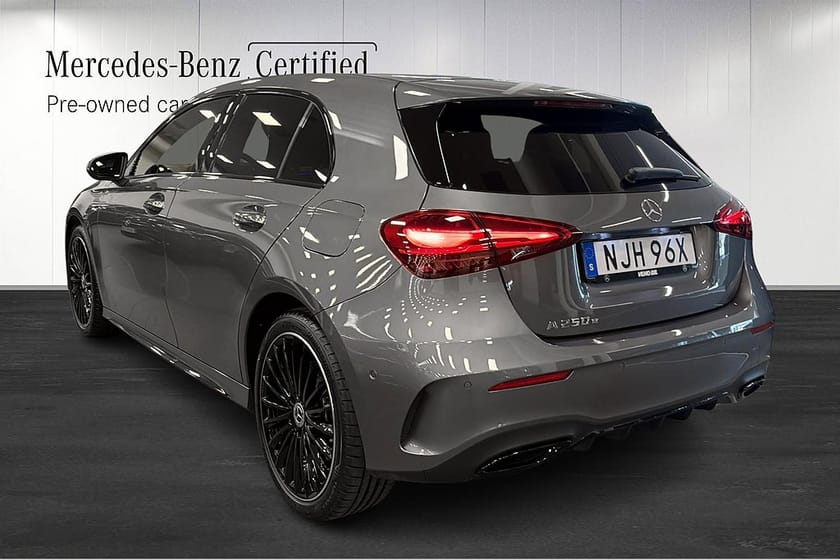 Bild 4 av Mercedes-Benz A 250 e AMG Night Burmester Rattvärme Backkamera