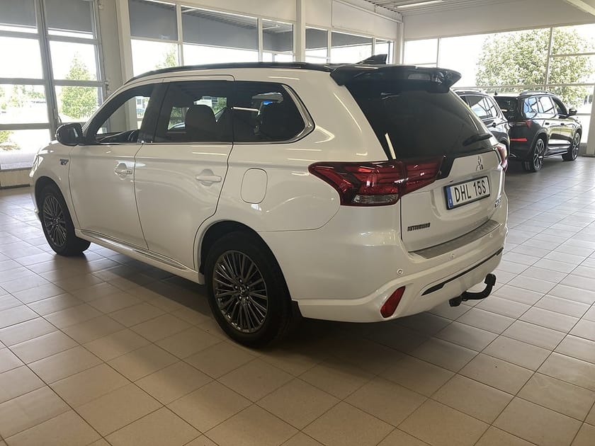 Bild 4 av Mitsubishi Outlander PHEV PHEW 4WD S-edition Drag Läder Taklucka