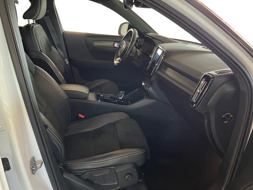 Bild 5 av Volvo XC40 D3 FWD R-Design | Drag | Läder | Panorama |