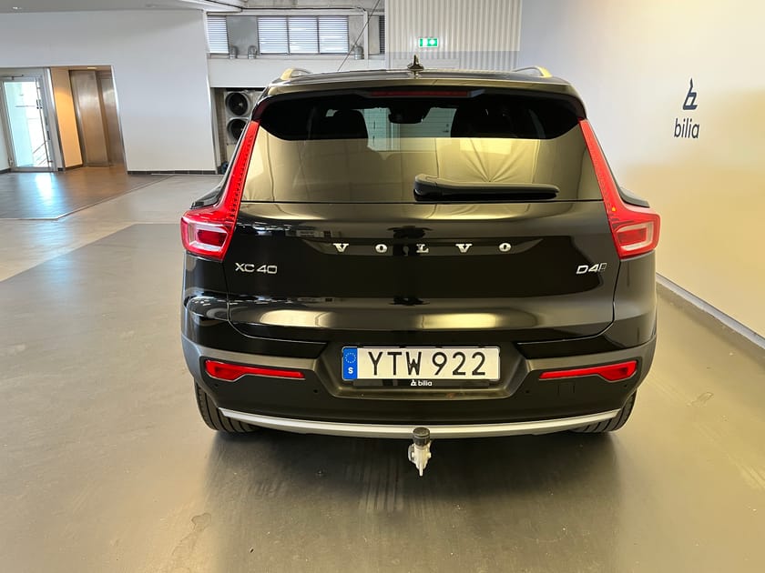 Bild 4 av Volvo XC40 D4 AWD Momentum Advanced Edition/ Backkamera/ Dragkrok/ Navigation/