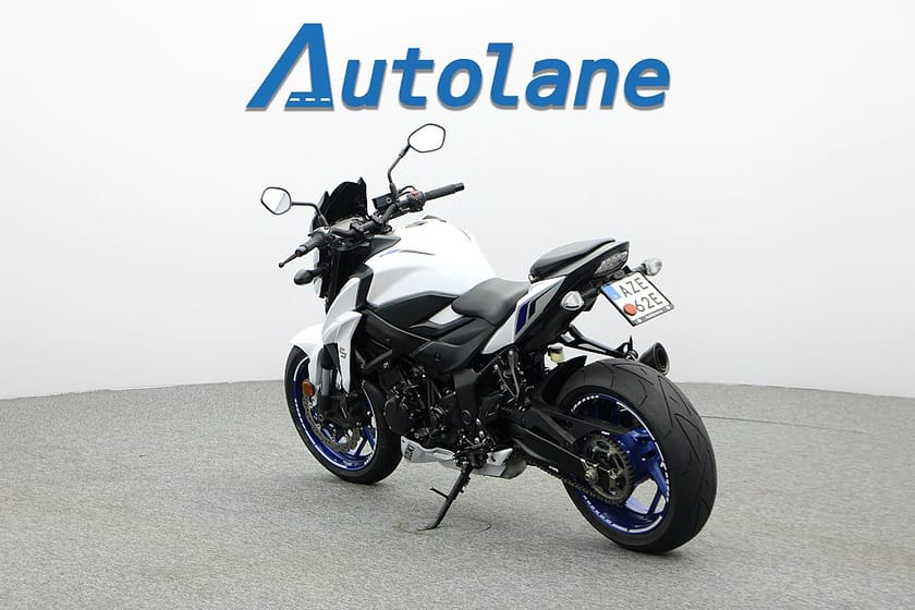 Bild 3 av Suzuki Cycles GSX-S750 * SC Project, Ventiler kontrollerade!