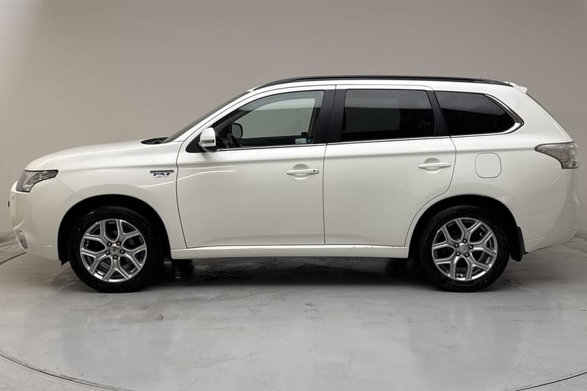 Bild 2 av Mitsubishi Outlander PHEV 2.0 Plug-in Hybrid 4WD (121hk)