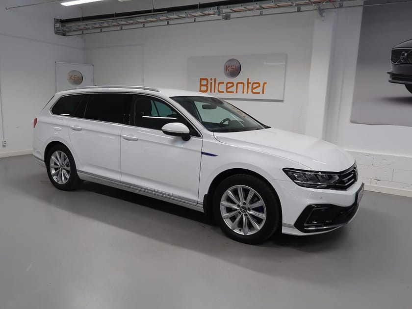 Bild 4 av Volkswagen Passat Sportscombi GTE 1.4 TSI V-Däck ingår Skinn-Drag-Kamera-Värmare-Navi