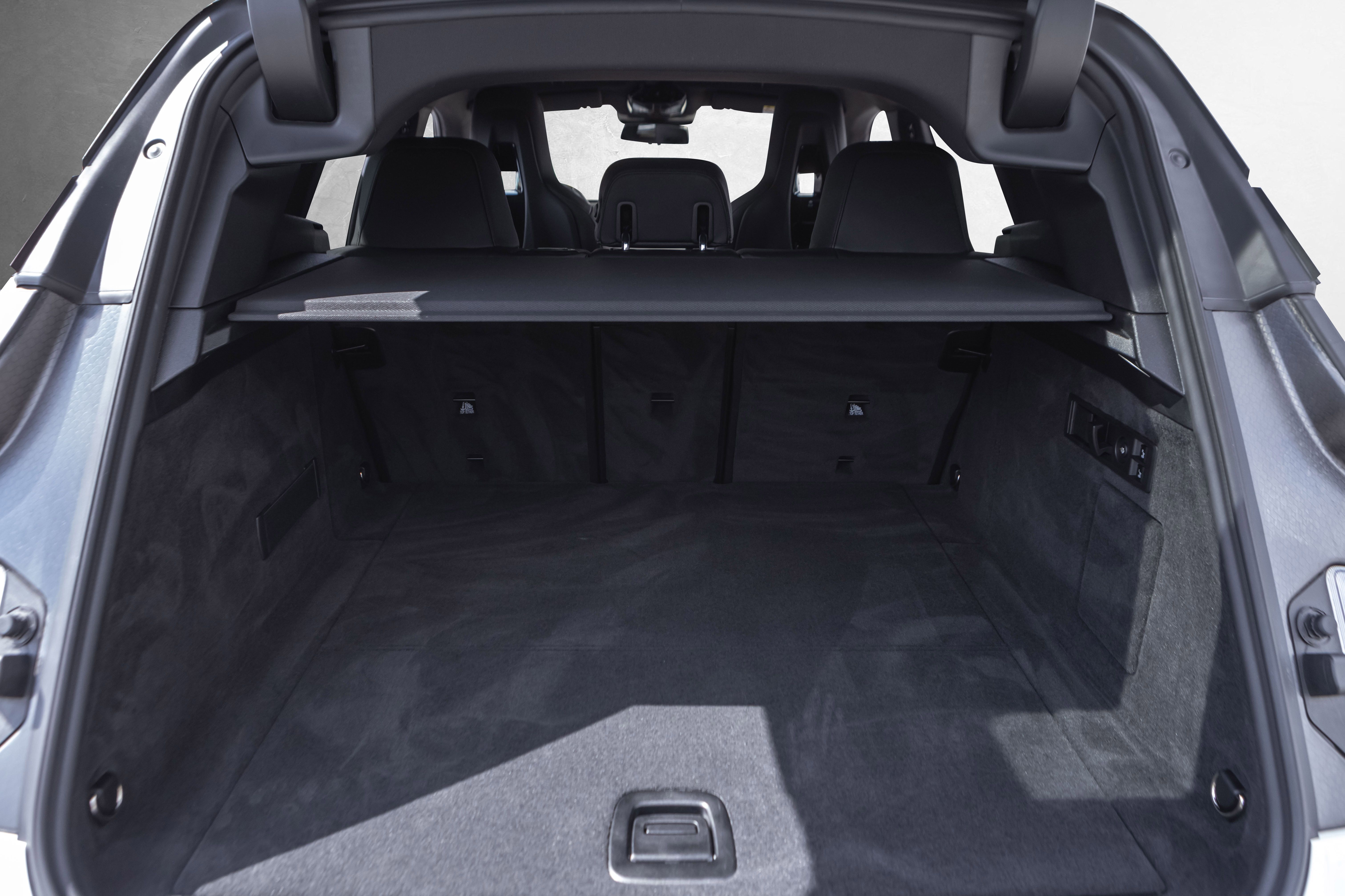 BMW iX xDrive60, 544hp, 2025
