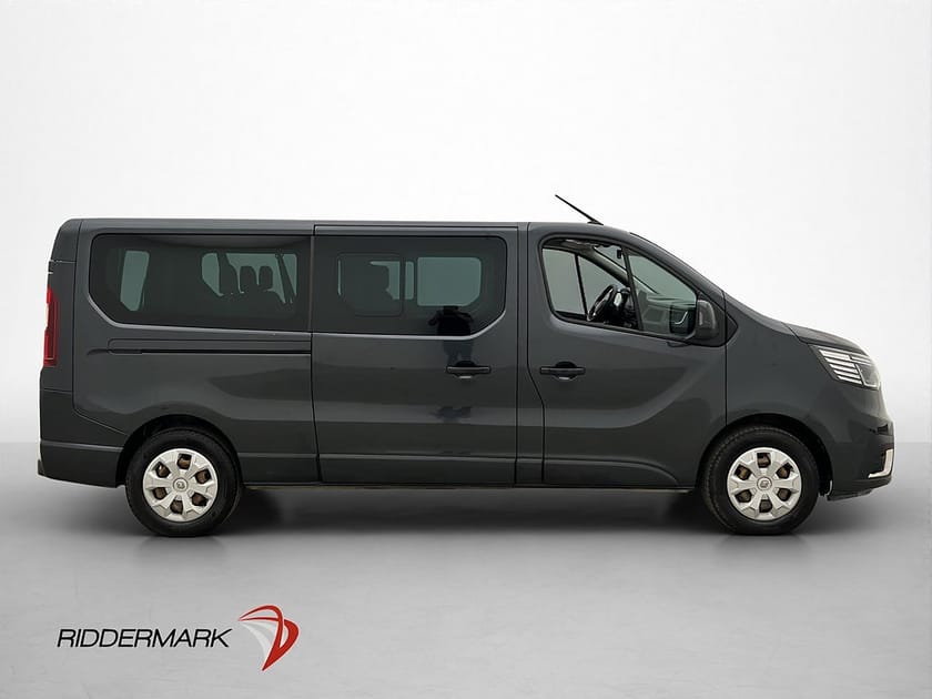 Bild 2 av Renault Trafic Grand Kombi Passenger Lång PDC Värm CARPLAY 9-Sits Moms