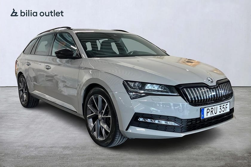 Bild 2 av Škoda Superb iV Kombi Skoda 1.4 TSI Sportline Pano Cockpit Drag Värmare