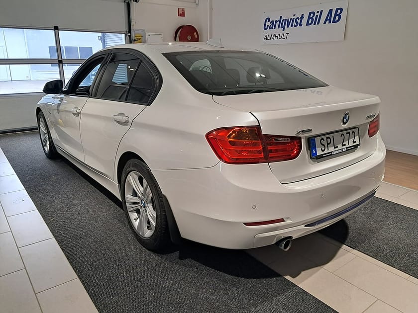 Bild 4 av BMW 318d xDrive Sedan 143Hk 4x4 Sportline