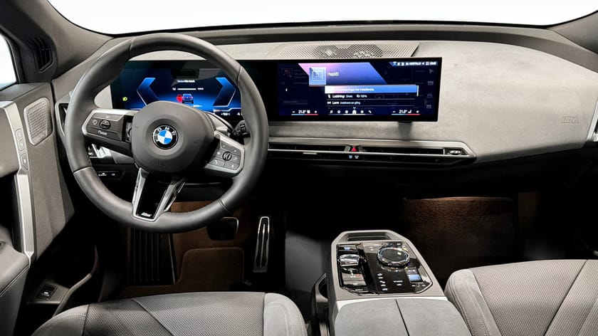 Bild 4 av BMW iX xDrive60 M sport B&W Panosky Soft close Ventilerade