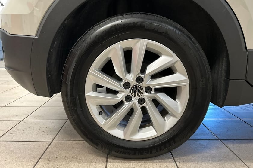 Bild 3 av Volkswagen T-Cross 1.0 TSI  95 HK MAN Backkamera, Dragkrok