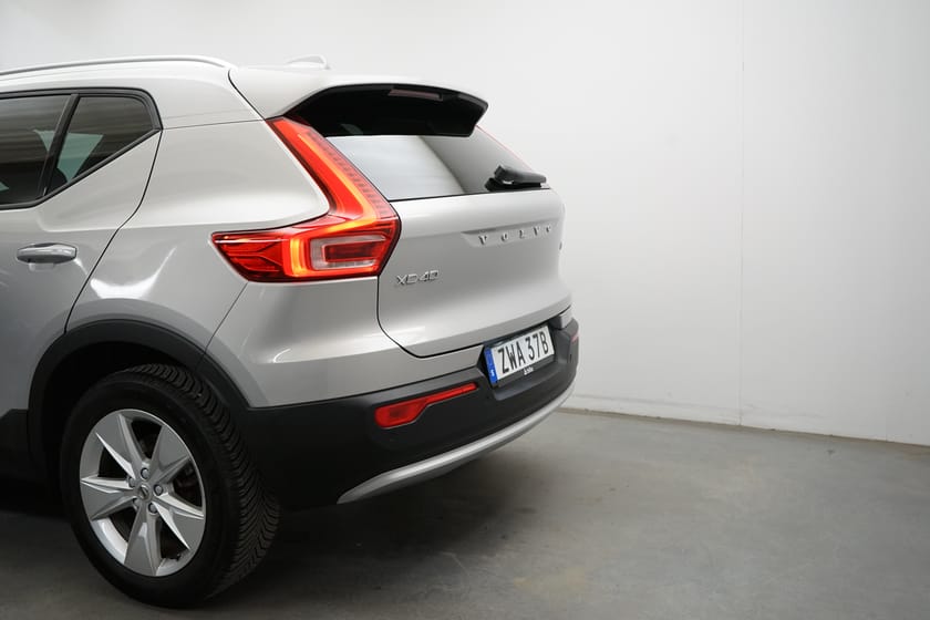 Bild 3 av Volvo XC40 B4 FWD Bensin Core SE II, Baklucka elmanövrerad, Navigation